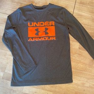 Boys sz M long sleeve Under Armour athletic shirt